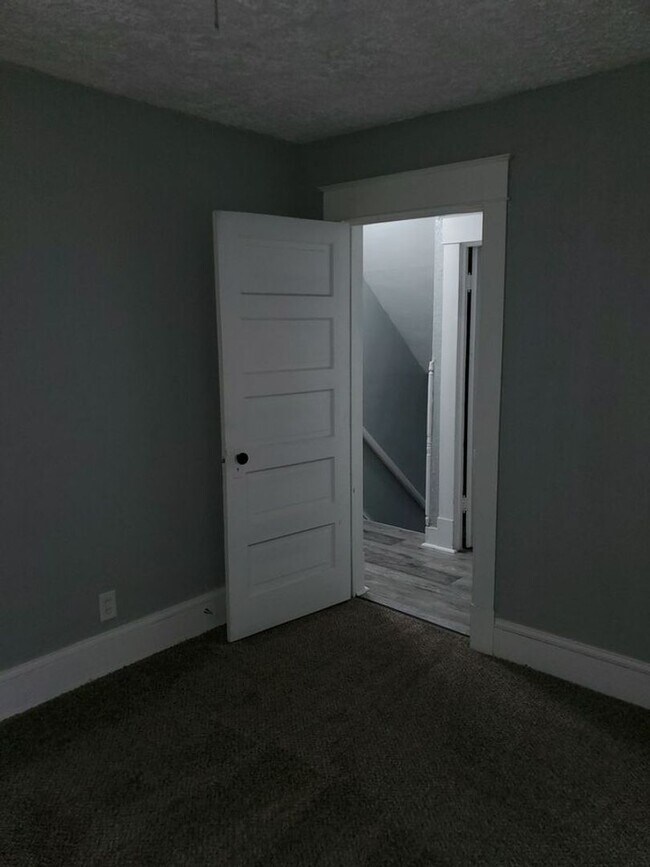 Foto del edificio - 1615 Rowland Ave NE