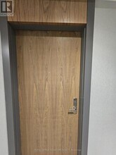 Building Photo - 27 Korda Gate