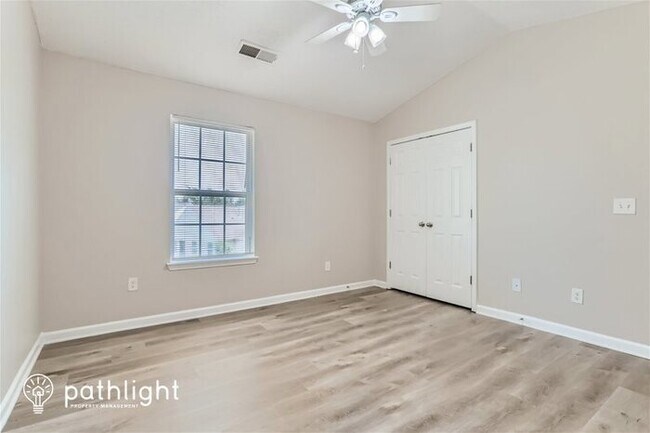 Building Photo - 213 Coral Circle
