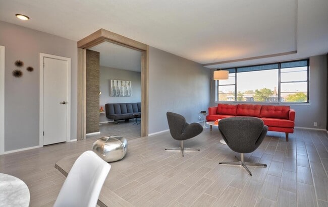 Building Photo - 1620 E Broad St