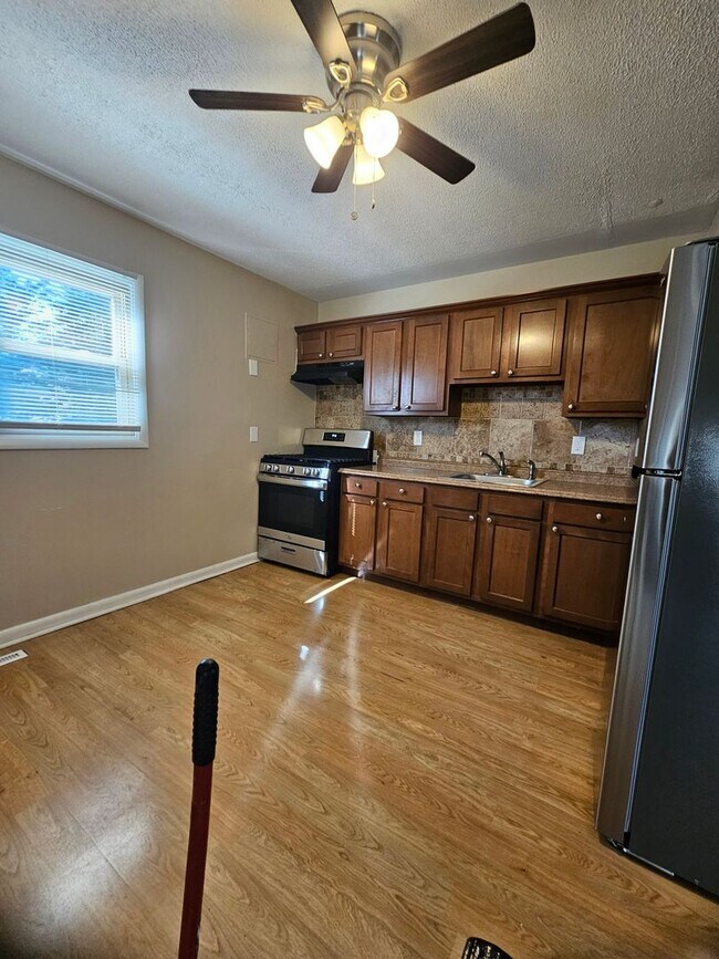 Foto del edificio - Delightful 4 bedroom 1.5 bath ranch home f...