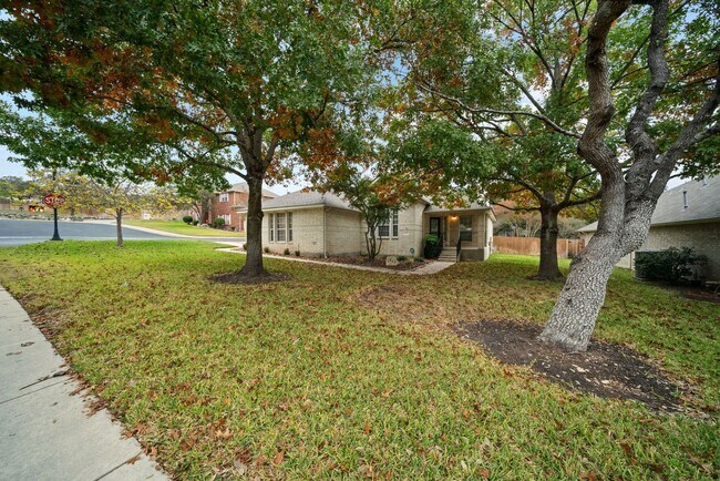 Foto del edificio - Elegant Corner Lot Home in Gated Canyon Sp...