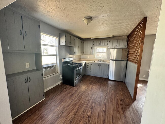 Building Photo - 4998 Byrd Ln