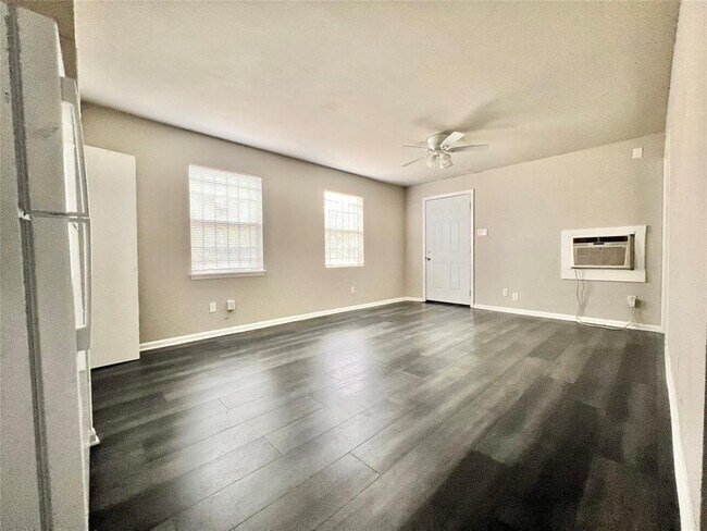 Foto del edificio - 5718 Sherman St