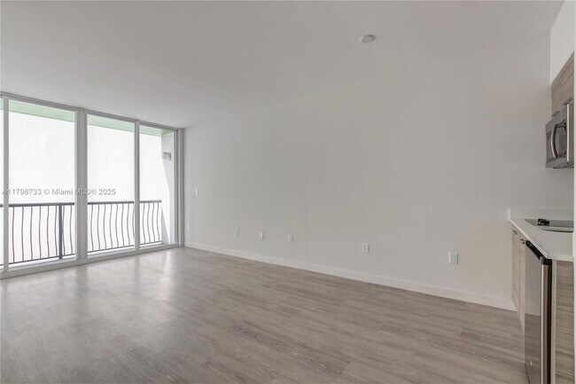 Foto del edificio - 1756 N Bayshore Dr
