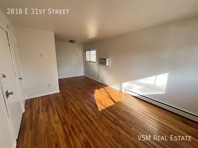 Building Photo - Spacious 2-Bedroom Upper-Level Unit - Avai...