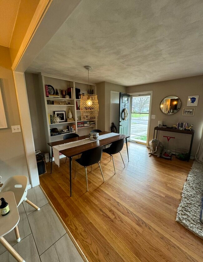 Building Photo - 101 Thistledown Dr