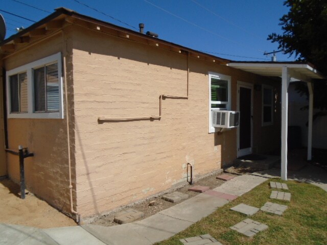 Building Photo - 628 Clay St