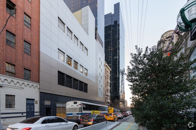 Foto del edificio - 417 E 60th St