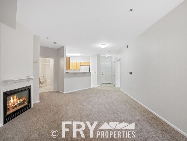 Building Photo - Lovely Condo in 55+ Community