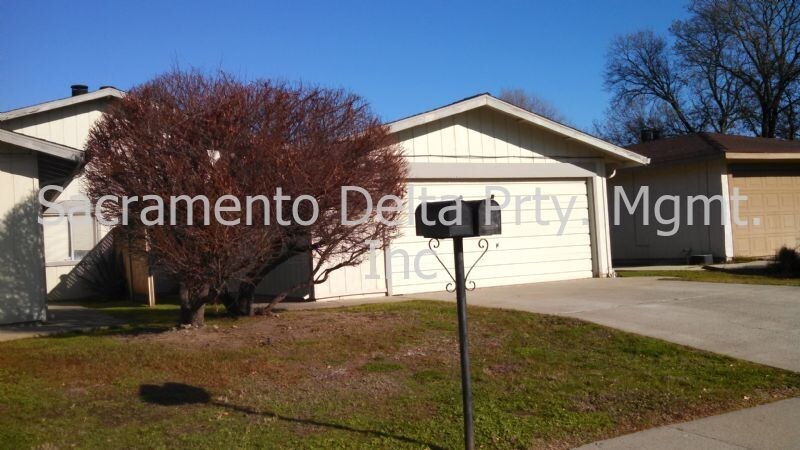 Foto principal - 3 BEDROOM 2 BATH DUPLEX