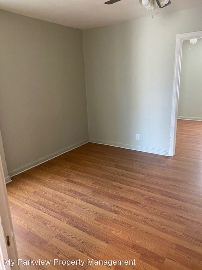 Building Photo - 1405 SW 12th Ave