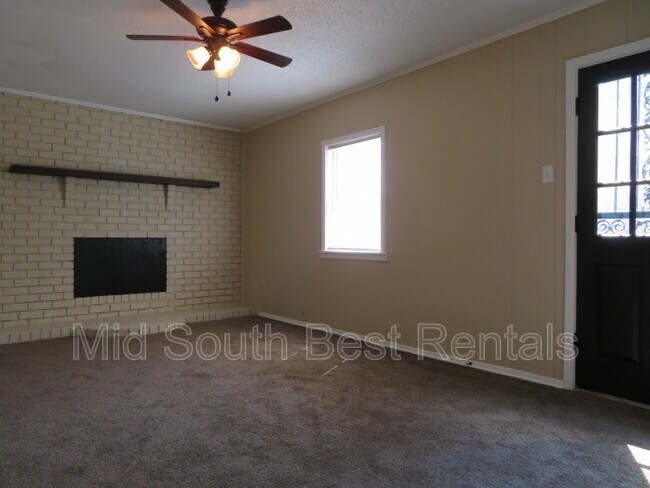 Building Photo - 3537 Steele St
