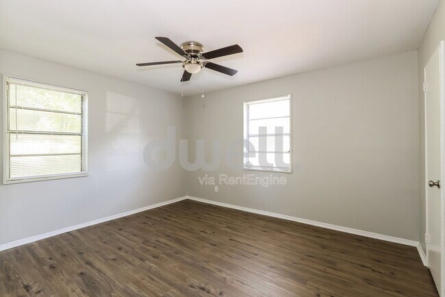 Foto del edificio - 778 Vincent Ave NE