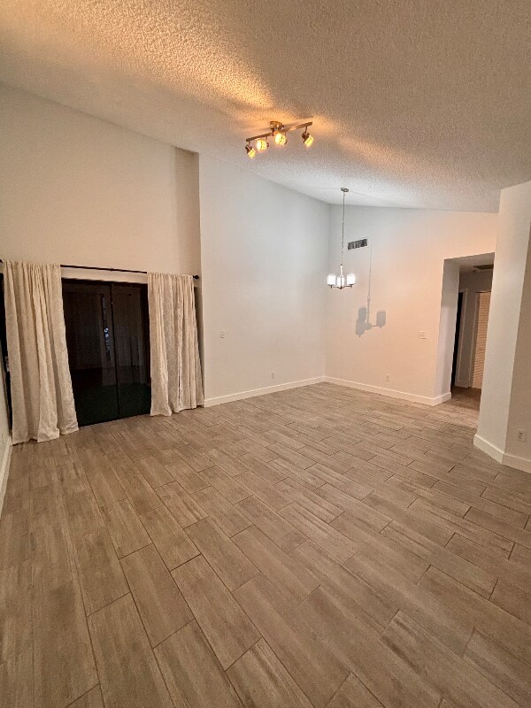 Foto del edificio - 1220 NW 122nd Terrace