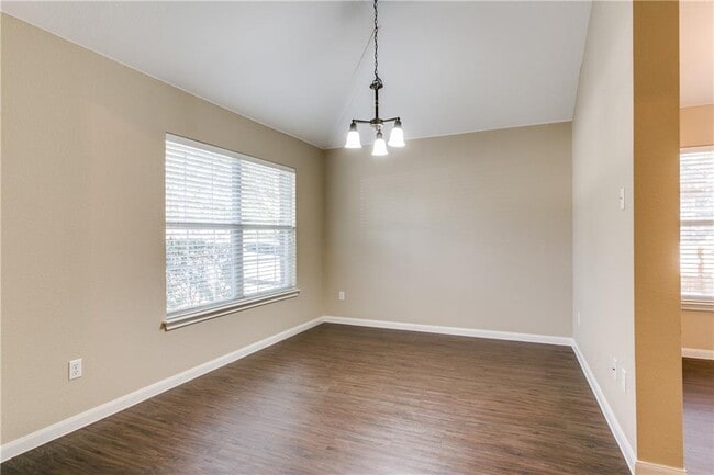 Building Photo - 1402 Shamitas Ct