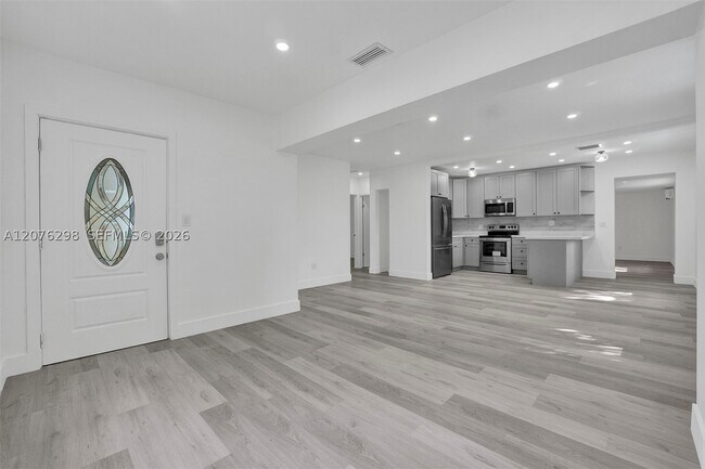 Foto del edificio - 5290 SW 4th St