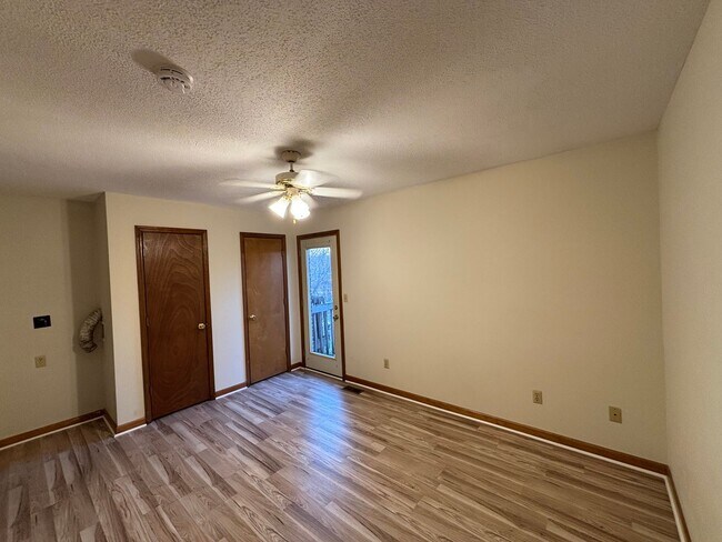 Foto del edificio - 1212 Shelby Ave