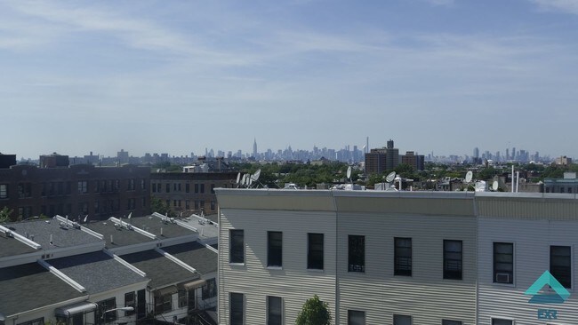 Building Photo - 84 Hull St