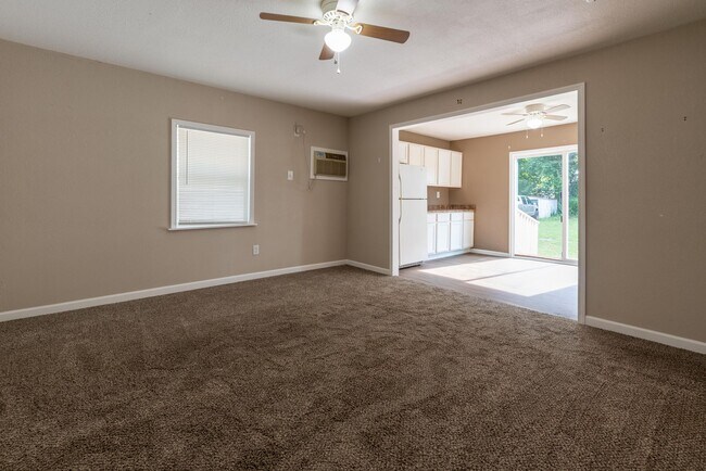 Foto del edificio - Available April 15!