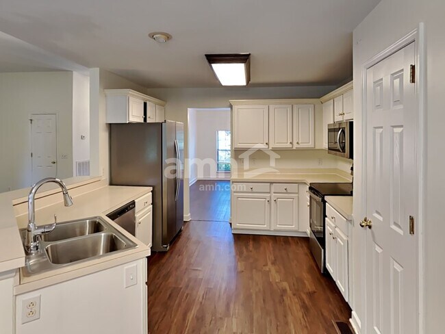 Foto del edificio - 6552 Broken Bow Dr