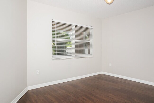 Foto del edificio - 1191 Primrose Rd