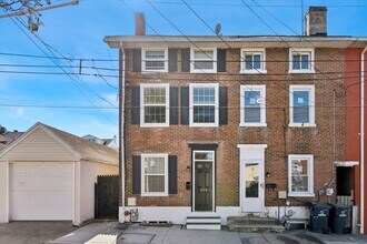 Building Photo - 324 Prospect St