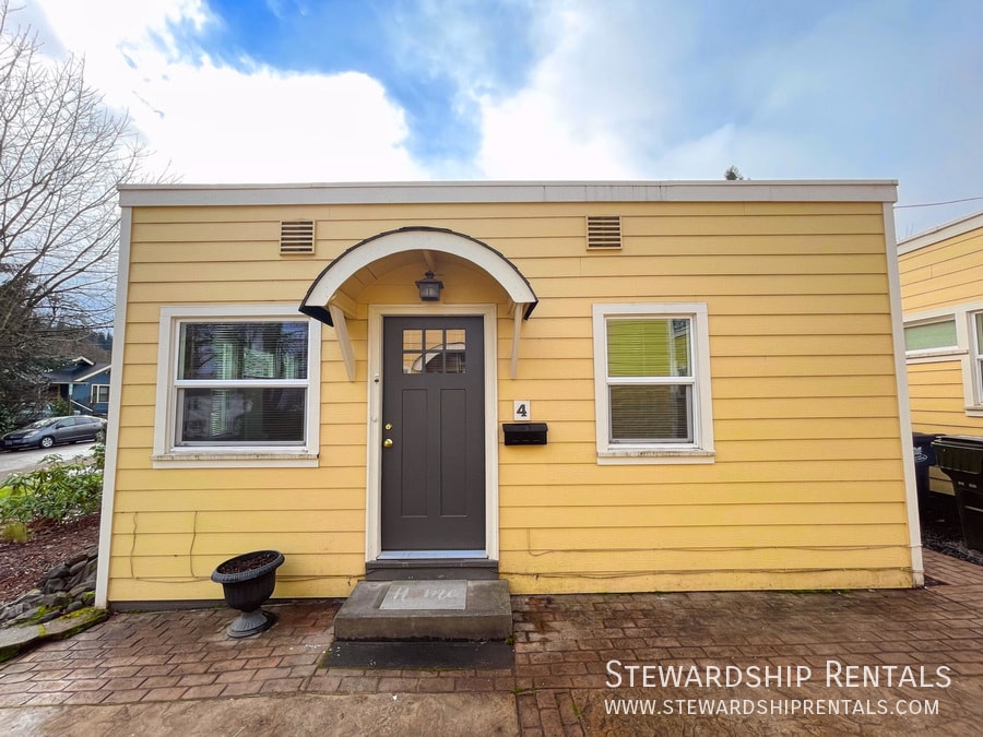 Primary Photo - 2024 Emerald St