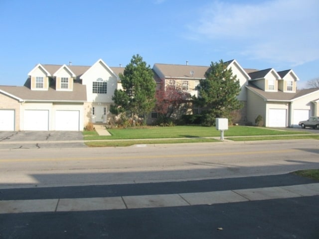 Building Photo - 1 W Acorn Ln