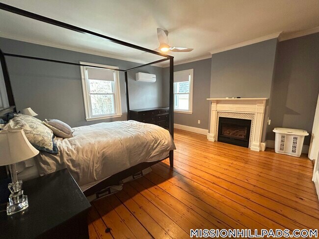 Foto del edificio - 1 Pickering Ave