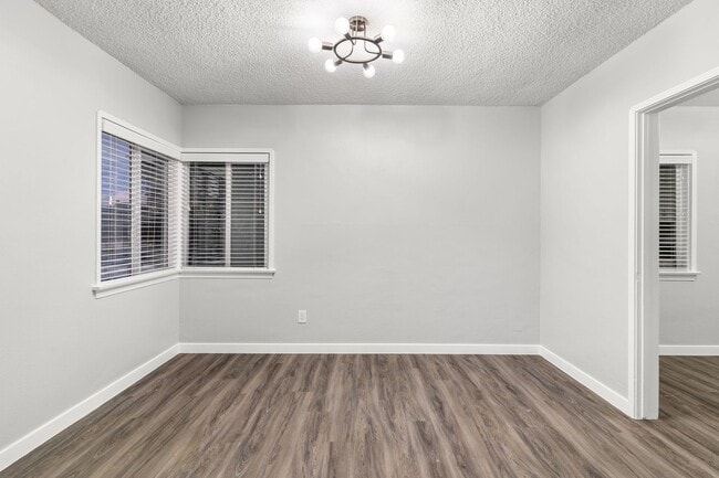 Building Photo - 1900 E 7th St