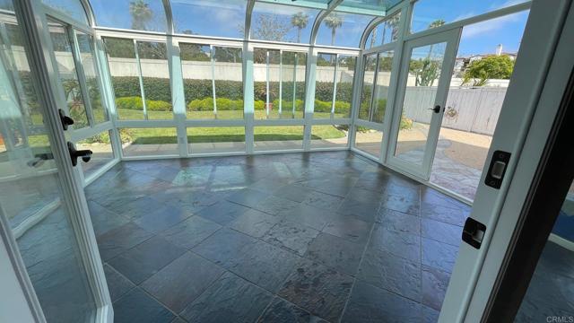Foto del edificio - 719 Diamond Dr