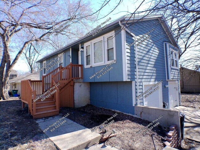 Building Photo - 302 S Franklin St