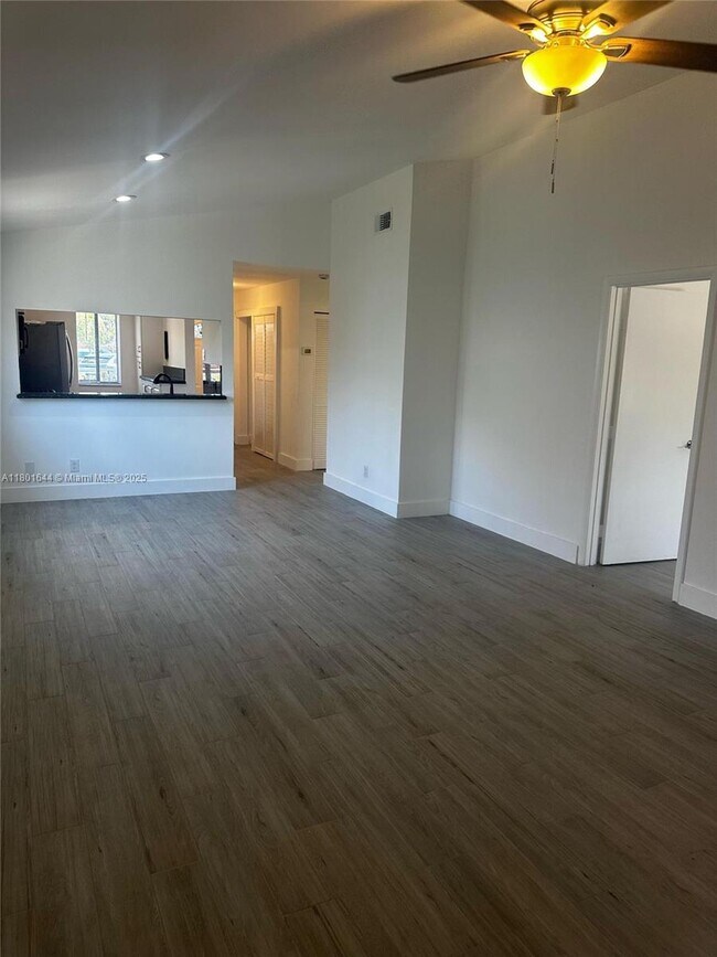 Foto del edificio - 8880 SW 23rd St