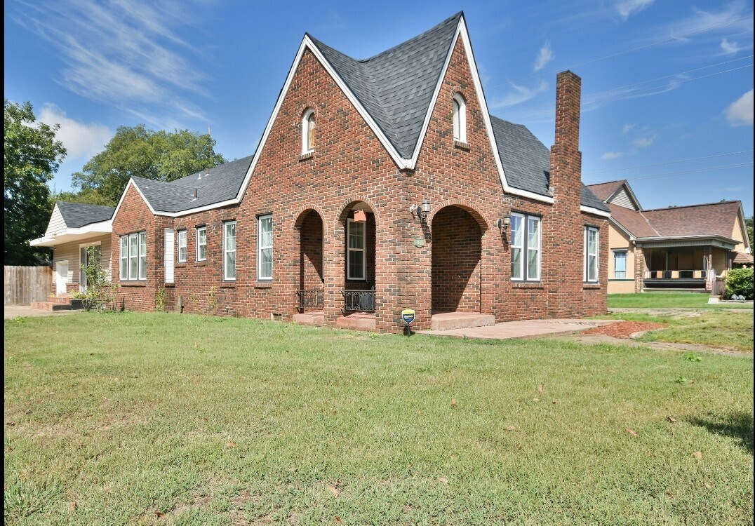Foto principal - 1001 W Hackberry Ave