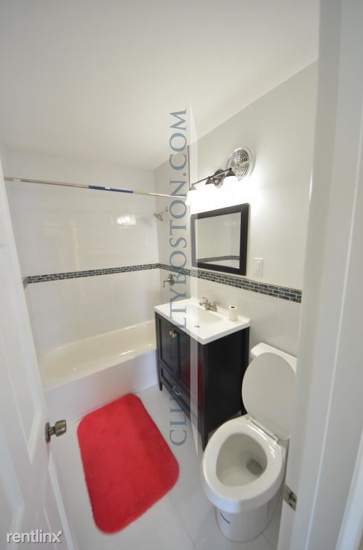 Building Photo - 2 Larose Pl