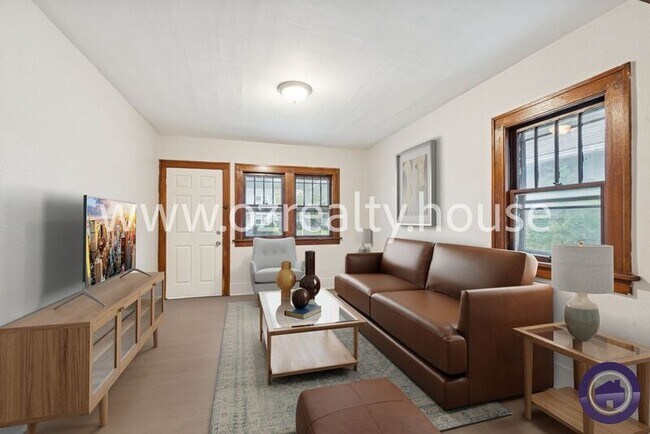 Foto del edificio - 1749 Berdan Ave