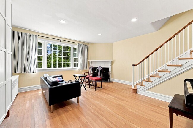 Foto del edificio - Beautiful 3B/2B Twin with Off-Street Parking in West Chester Borough