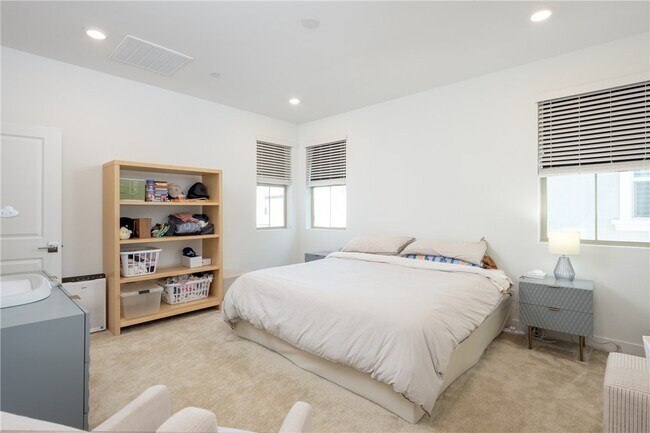 Building Photo - 7351 Wisteria Ln