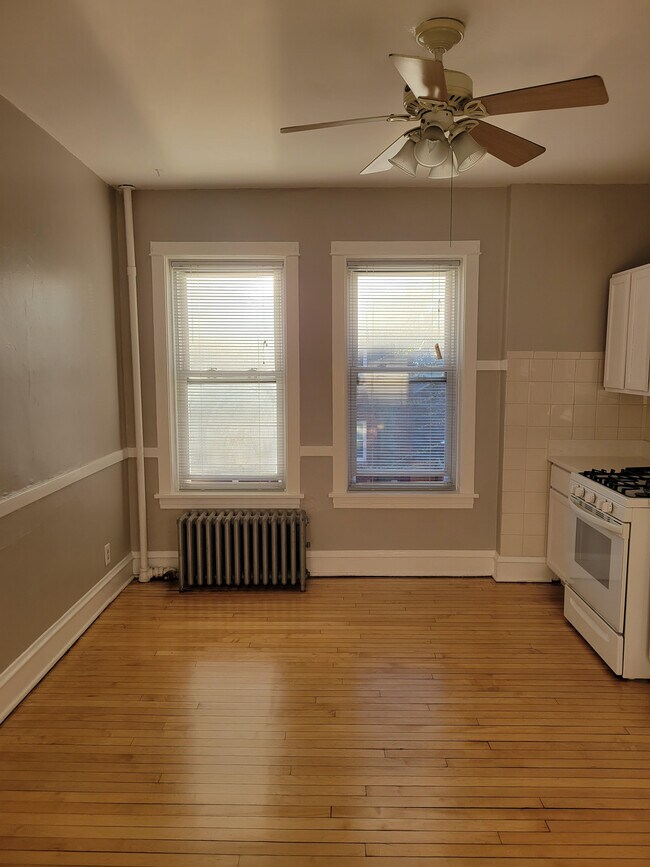 Building Photo - 3648 N Hoyne Ave