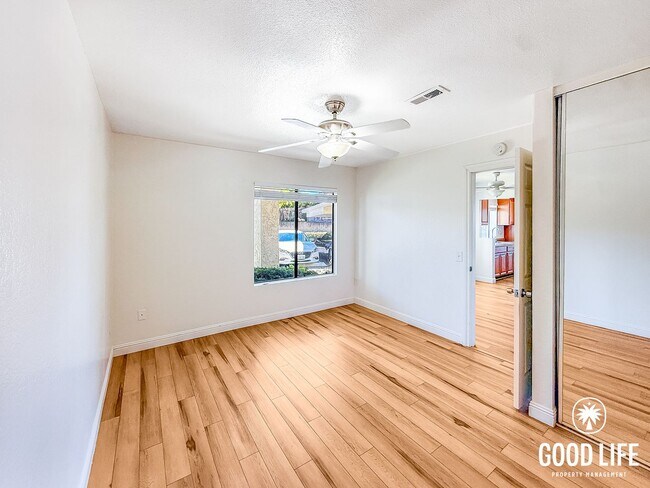 Foto del edificio - SD: Bright 1BD/1BA Condo in Mira Mesa with Pool, Private Patio & Reserved Parking