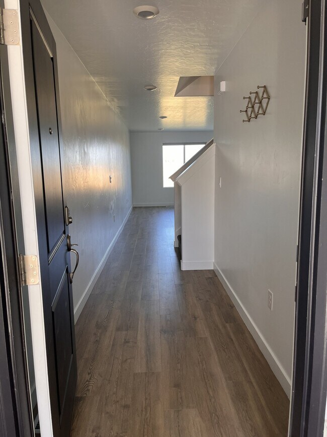 Foto del edificio - 1022 W Broadleaf Dr