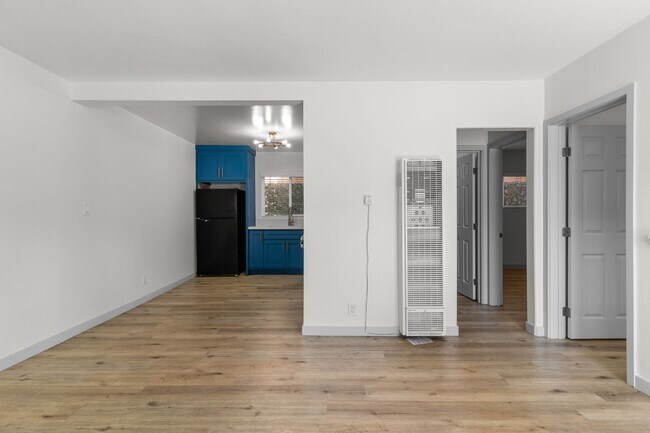 Foto del edificio - 1078 E 7th St