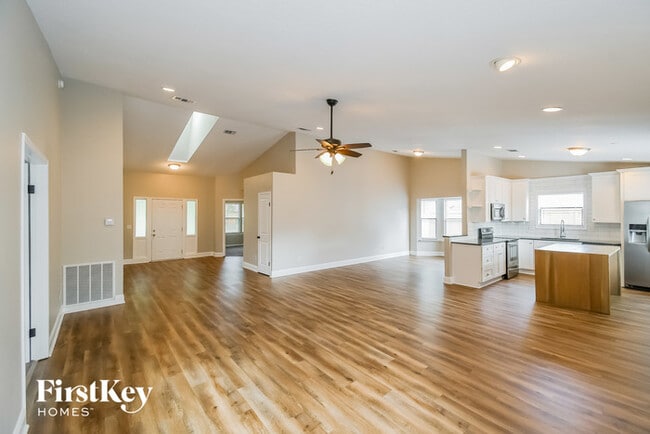 Building Photo - 1746 Tiffany Pines Cir W