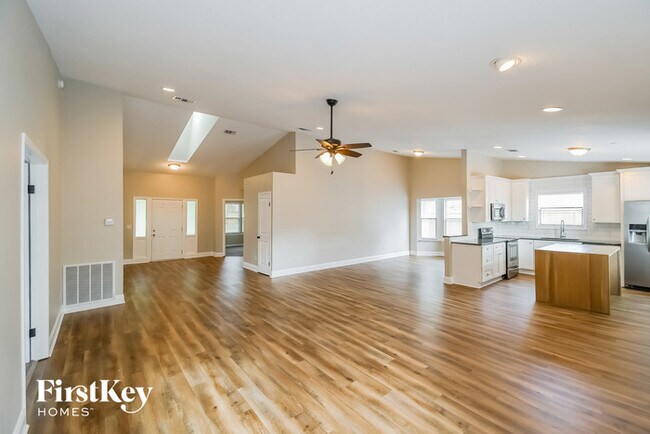 Foto del edificio - 1746 Tiffany Pines Cir W