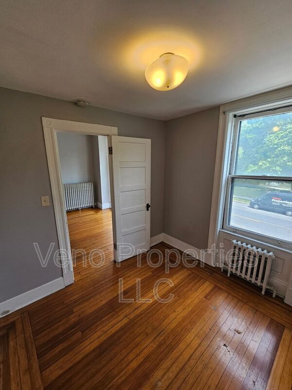 Building Photo - 594 Madison Ave