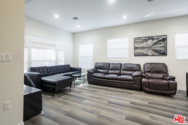 Foto del edificio - 1475 W 22nd St