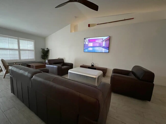 Living Room - 2800 Surfside Blvd