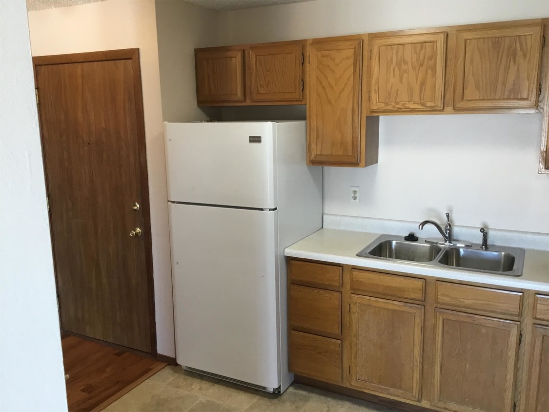 Primary Photo - 1112 Portland Dr