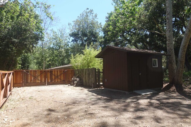 Foto del edificio - 95 Boronda Rd